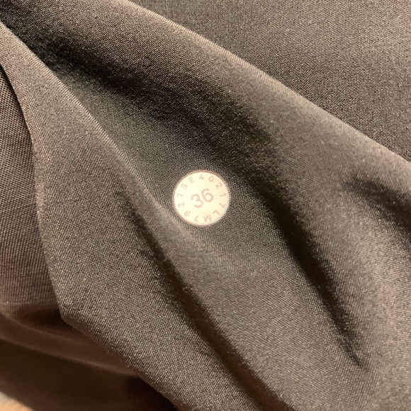 Men’s Lululemon Commision Classic Fit Shorts 36 waist - Picture 3 of 8